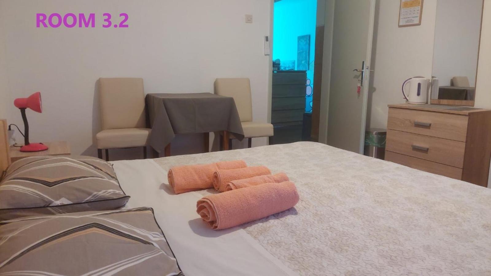 פורץ Guest House Lovric מראה חיצוני תמונה