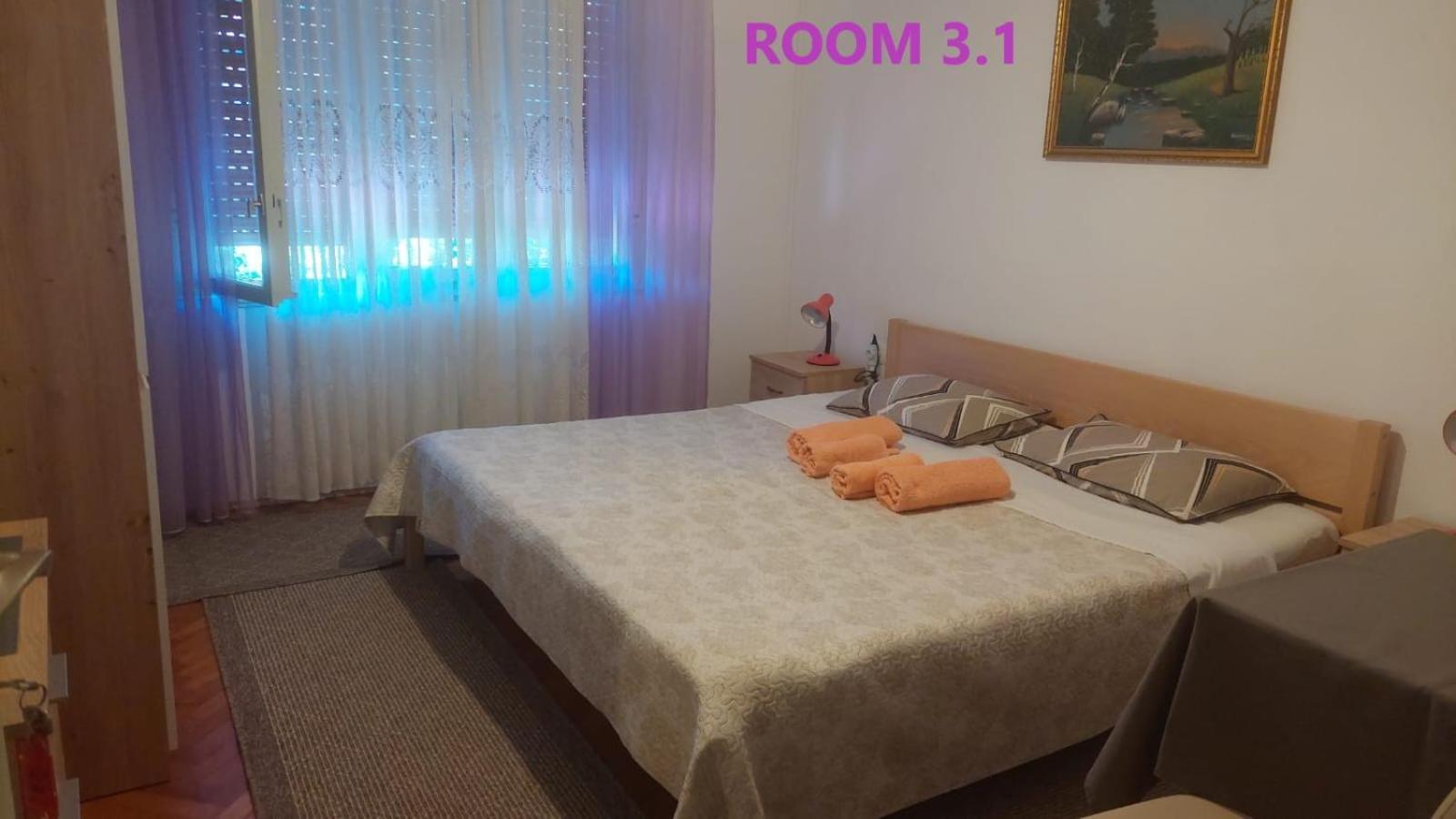 פורץ Guest House Lovric מראה חיצוני תמונה
